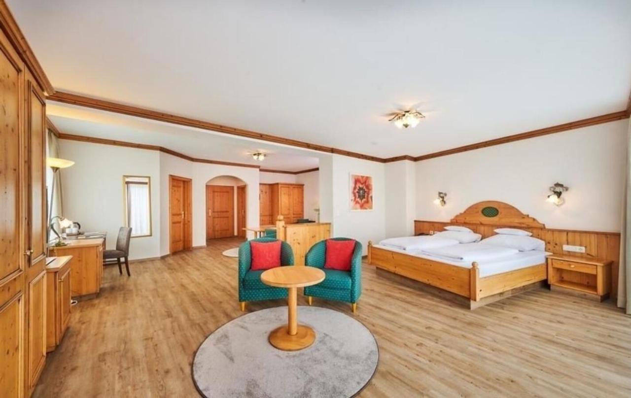 Hotel Am See Neutraubling Rum bild
