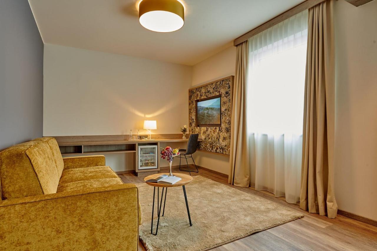 Hotel Am See Neutraubling Rum bild