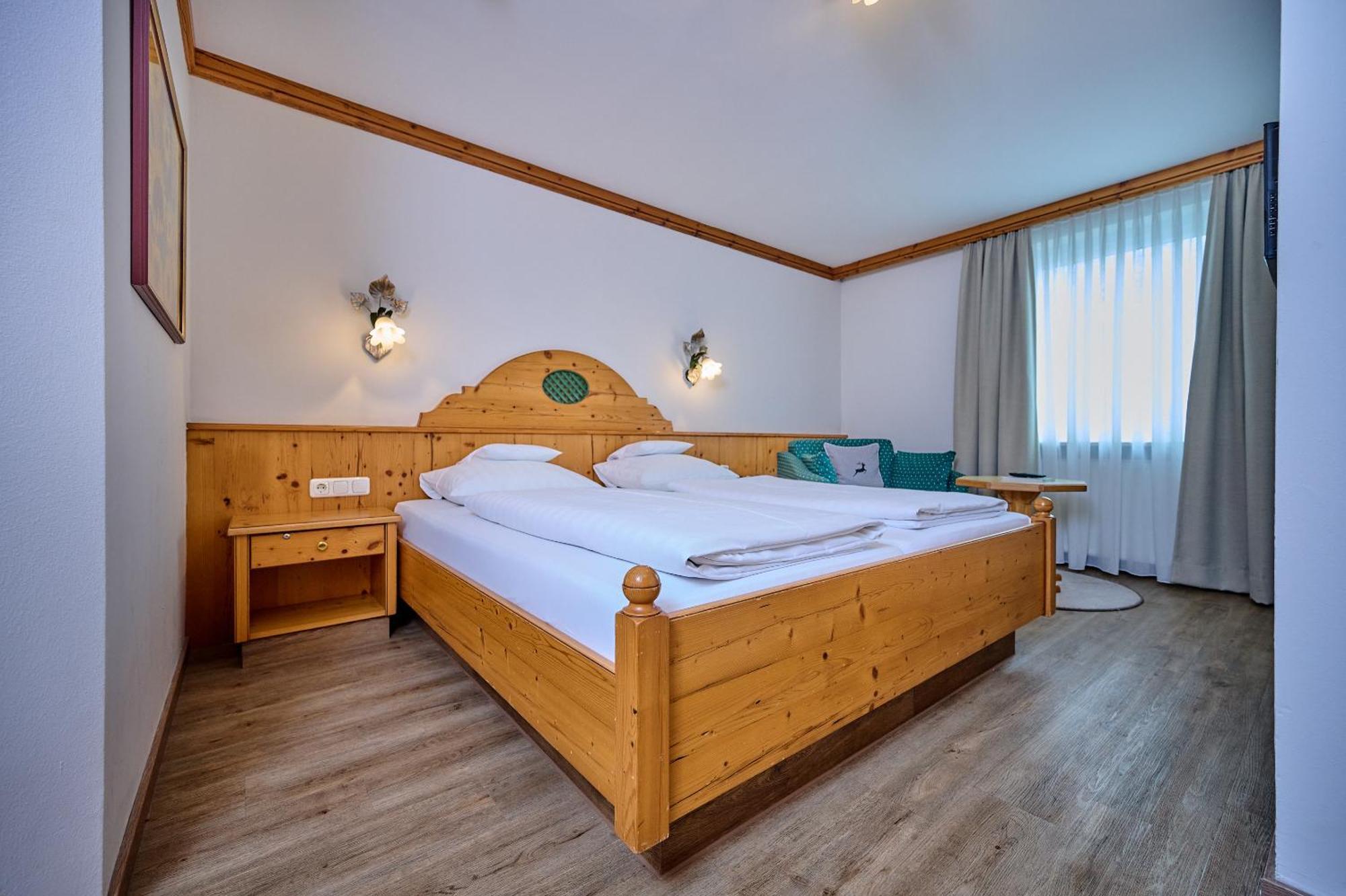 Hotel Am See Neutraubling Rum bild