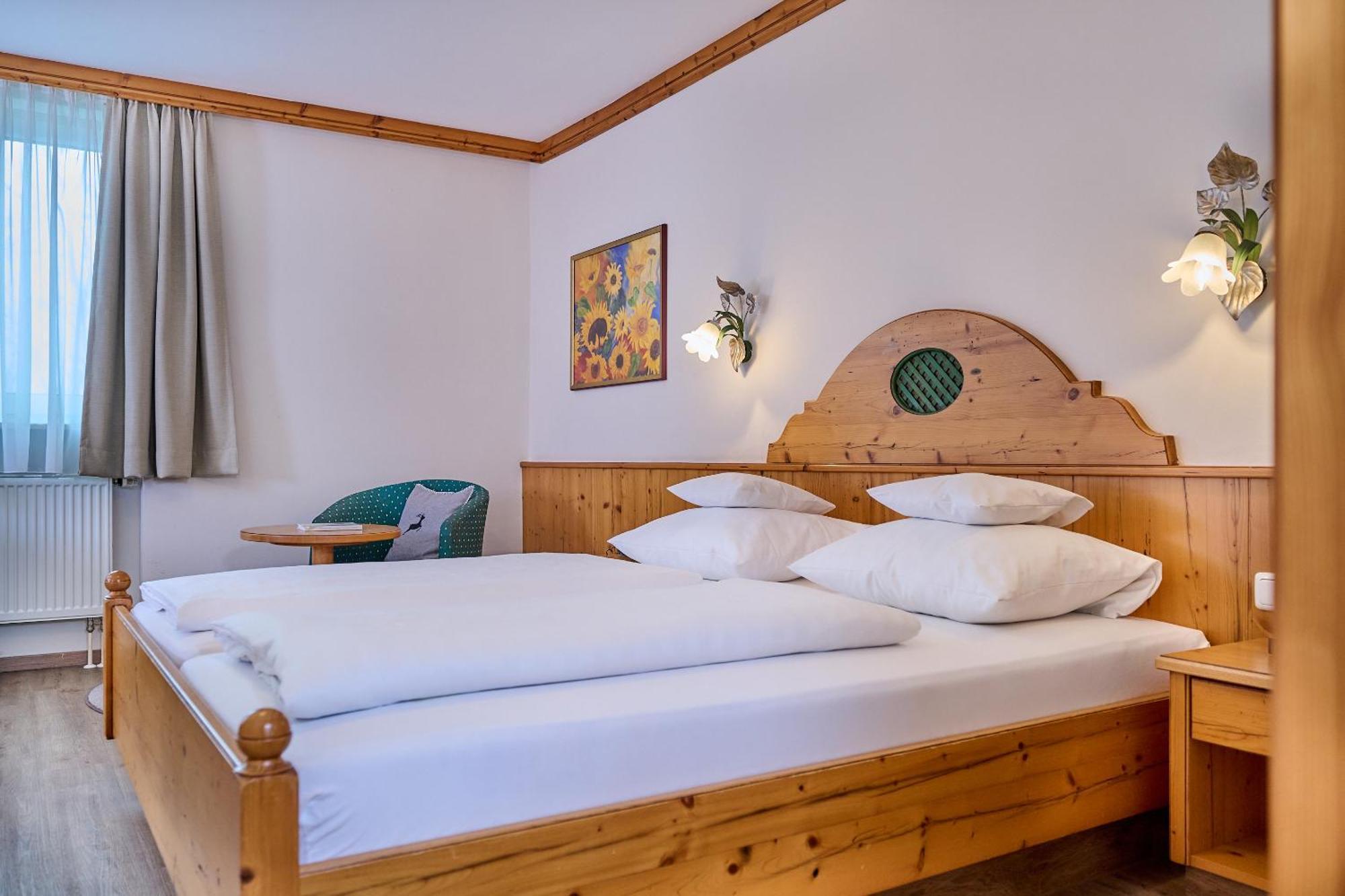 Hotel Am See Neutraubling Rum bild
