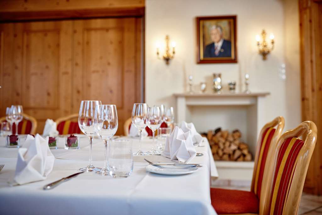 Hotel Am See Neutraubling Restaurang bild